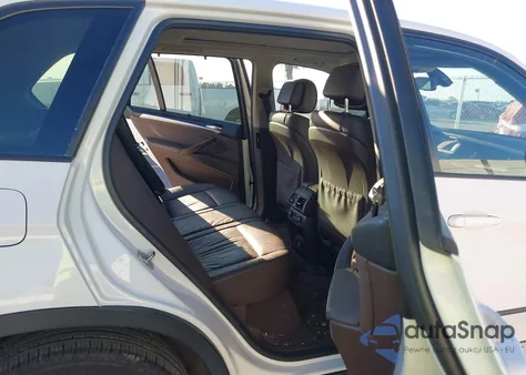 2010 BMW X5 xDrive30I z USA, uszkodzony, nr VIN 5UXFE4C53AL380377